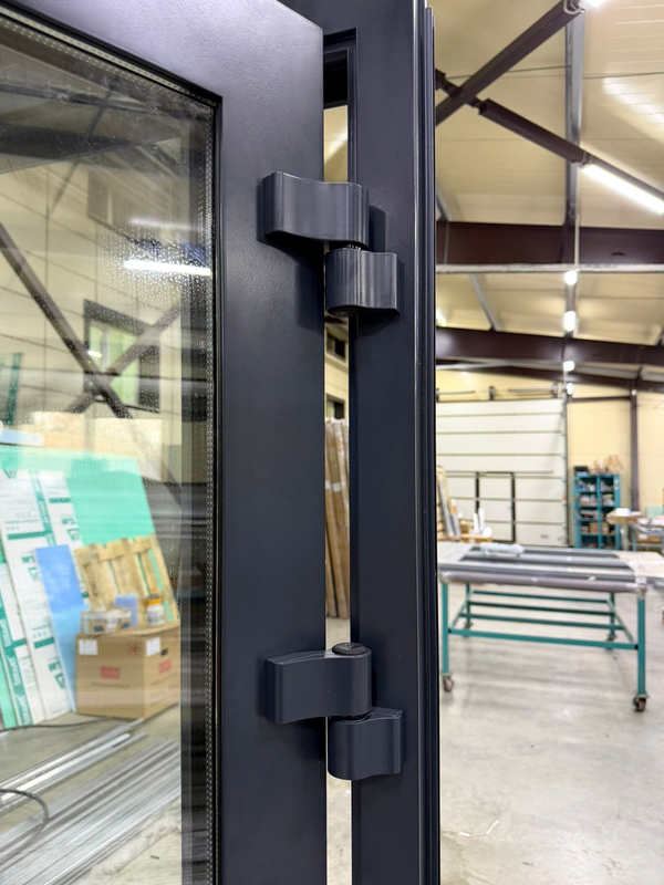 Алюминиевые светопрозрачные двери - петли Алюминиевые светопрозрачные двери - петли