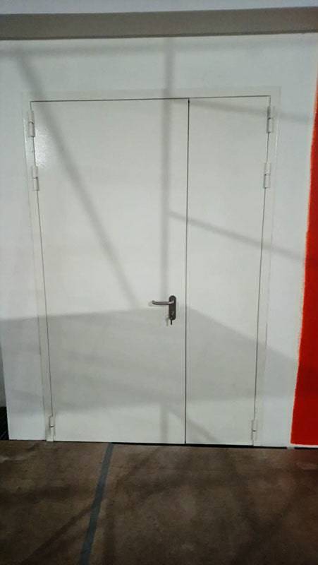 Полуторастворчатая дверь EI 60