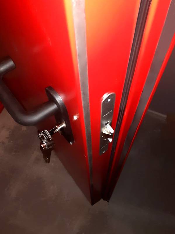 Замок с цилиндровым механизмом Замок с цилиндровым механизмом